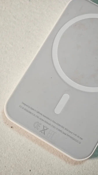 Imagem 3 de 8 de Cargador portátil Apple para Iphone Magsafe color blanco